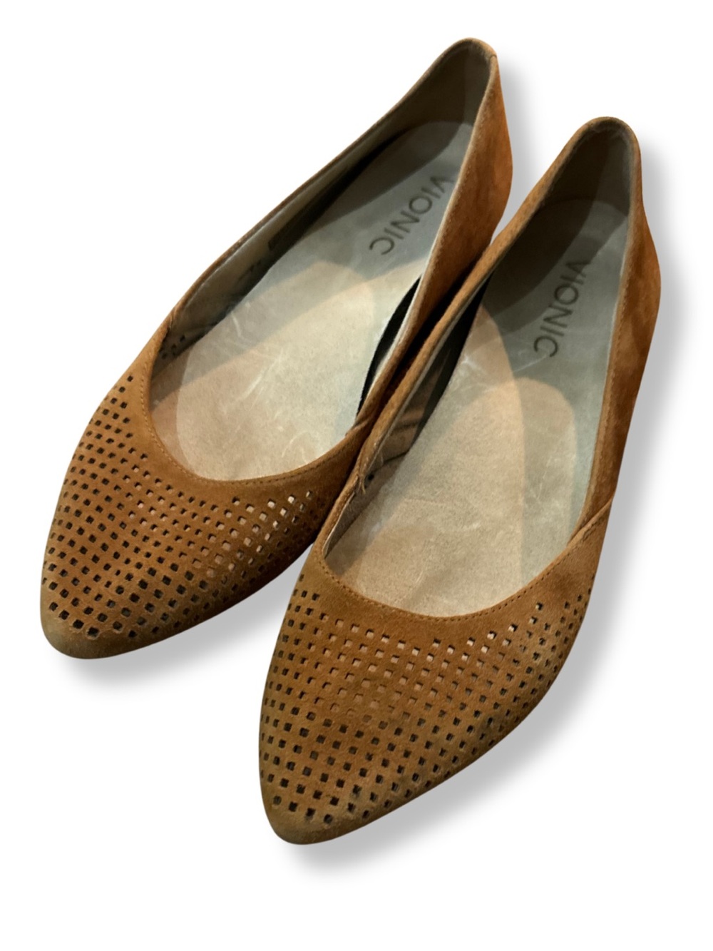 Vionic Women's Tan Perforated Pointed-Toe Flats